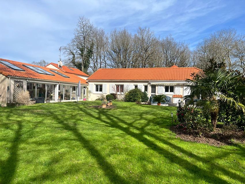 Image Façade à  manoir de Le Cellier