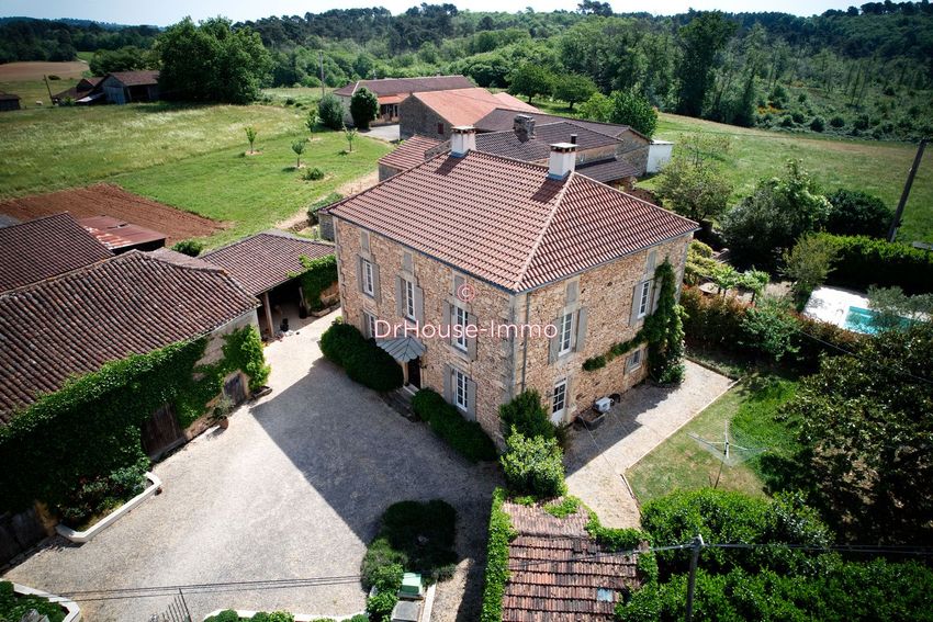 Image Façade à  villa de Saint-Front-sur-Lémance
