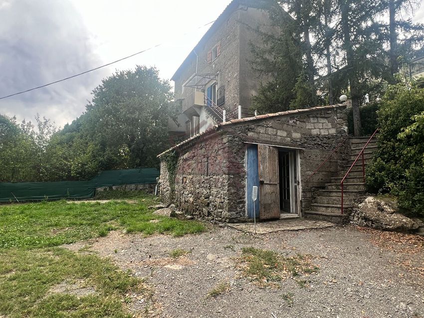 Image Façade à  maison mitoyenne de Saint-Brès