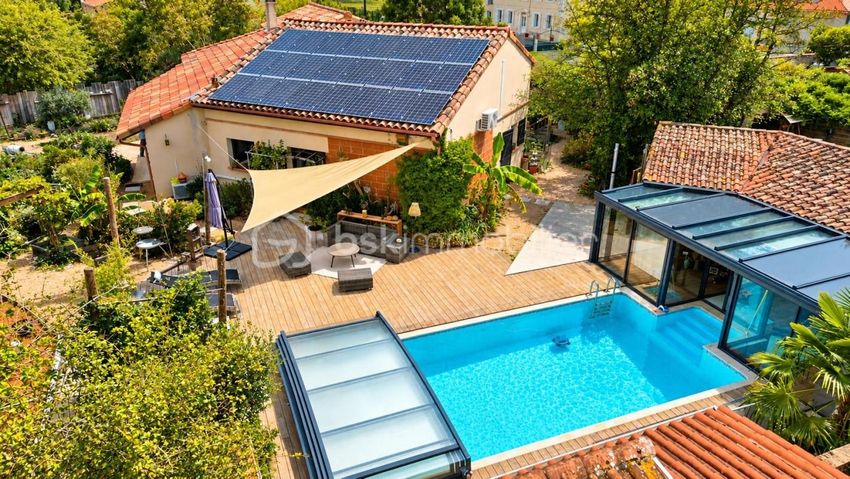 Image Piscine à  maison individuelle de Labastidette