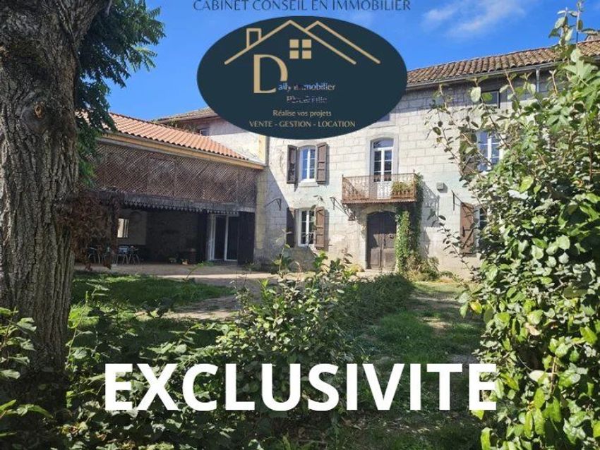Image Façade à  maison individuelle de Villeneuve-de-Rivière