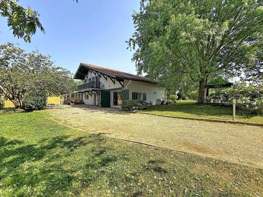 Image Façade à  propriété agricole de Ustaritz
