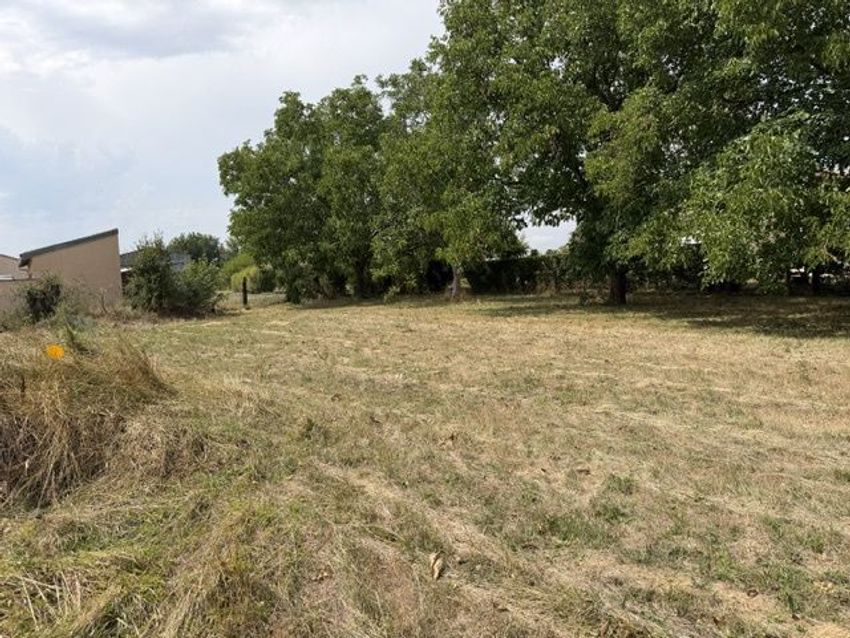 Image de terrain à Saint-Laure