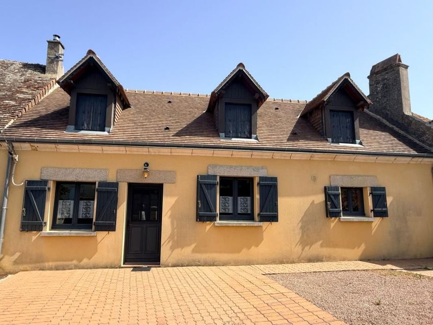 Image Façade à  maison de village de Saint-Rémy-des-Monts