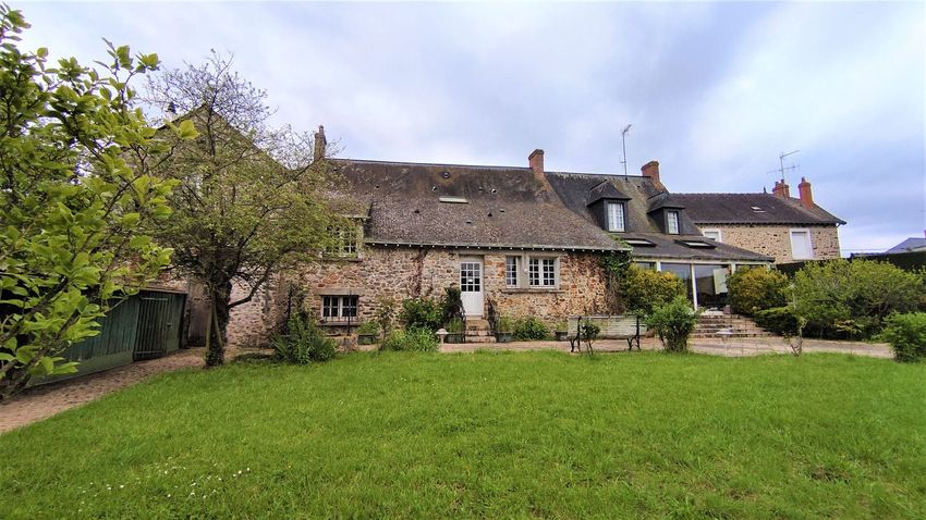 Image Façade à  manoir de Vaiges