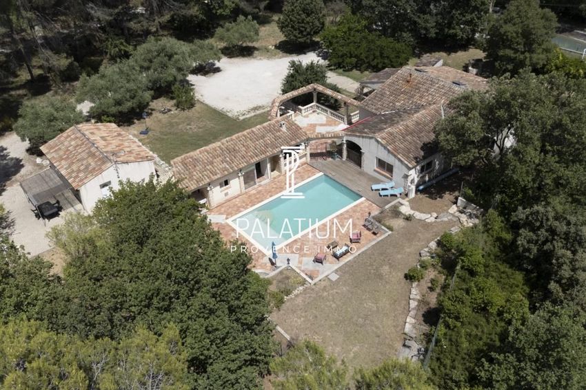 Image Piscine à  propriété agricole de Ventabren