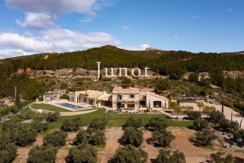 Image de  maison traditionnelle à Maussane-les-Alpilles
