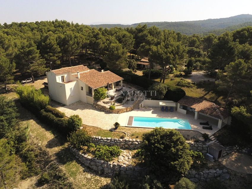 Image Piscine à  maison individuelle de Saumane-de-Vaucluse