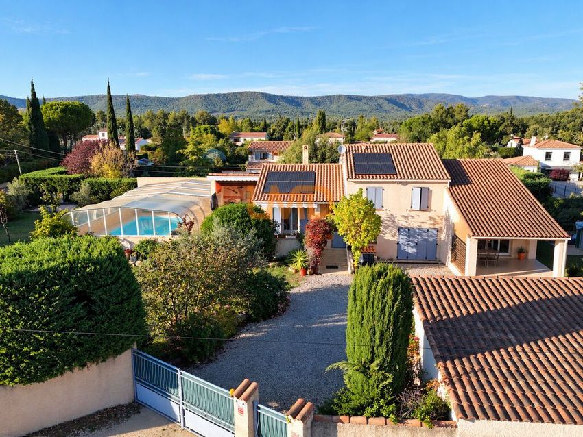 Image Façade à  maison individuelle de Nans-les-Pins