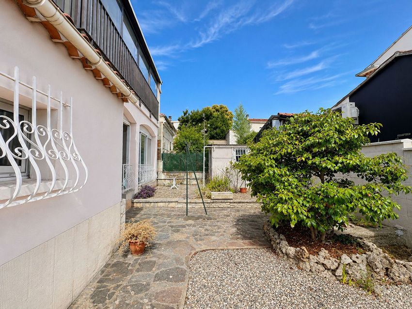 Image Façade à  maison mitoyenne de Béziers