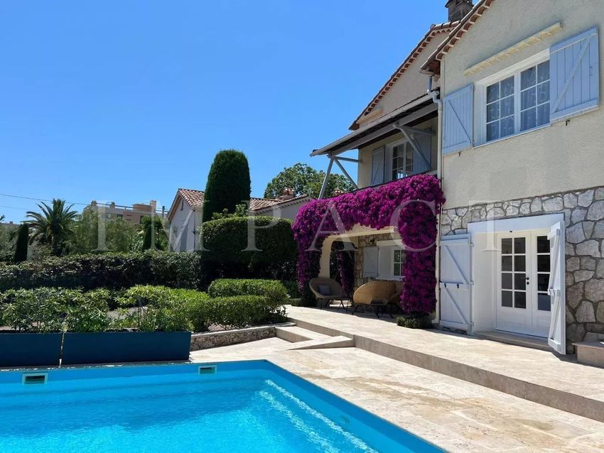 Image Piscine à  maison individuelle de Antibes