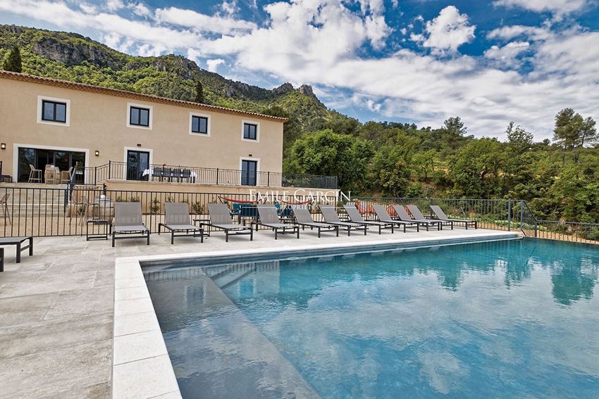 Image Piscine à  maison individuelle de La Celle