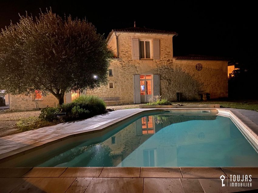 Image Piscine à  maison individuelle de Génissac