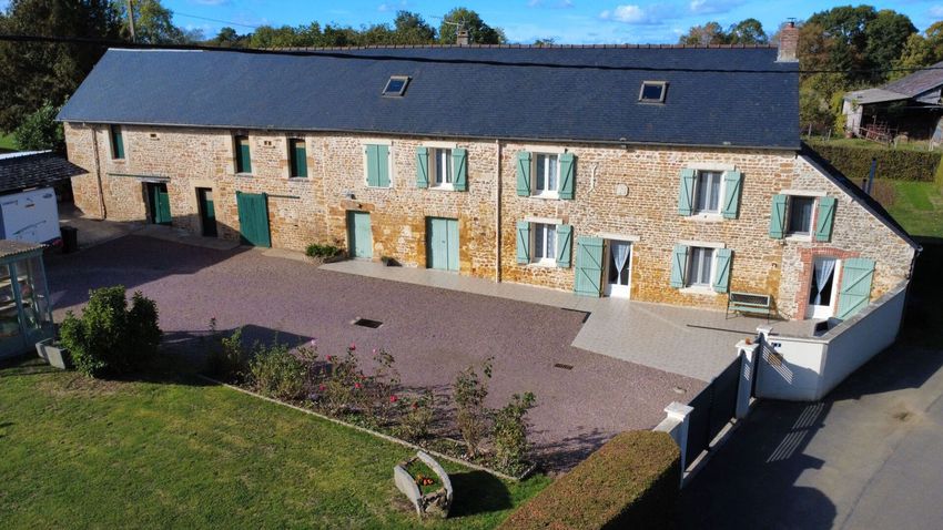 Image Façade à  maison individuelle de Cesny-les-Sources
