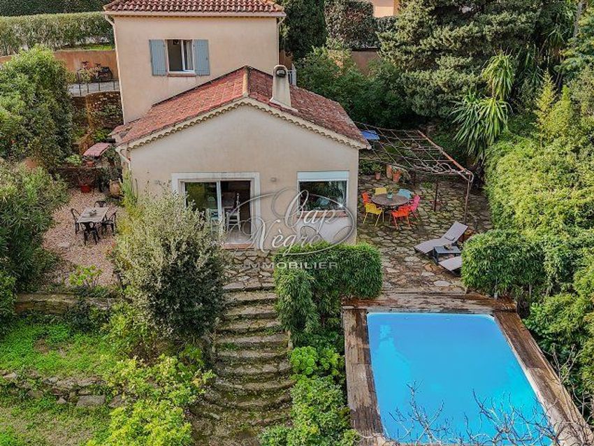Image Façade à  maison individuelle de Le Lavandou