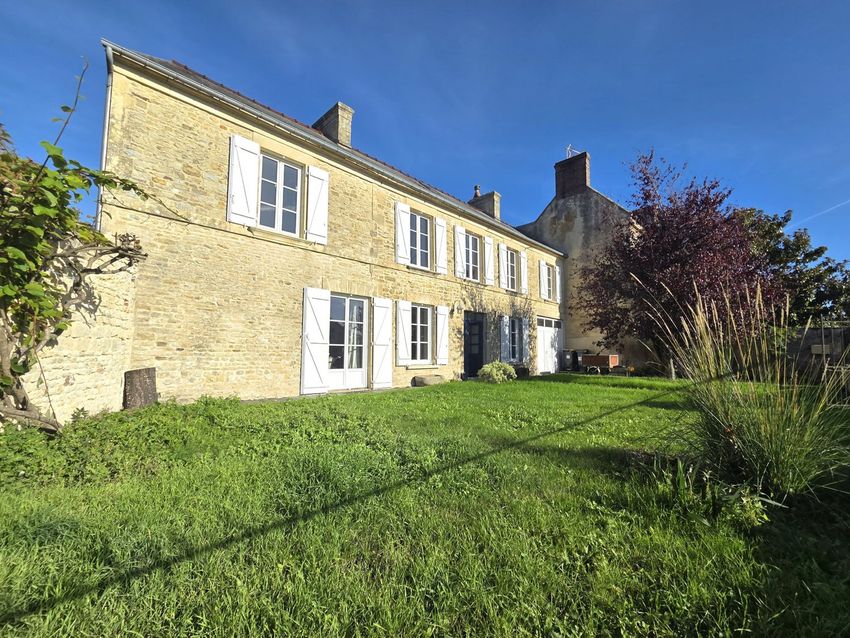 Image Façade à  maison individuelle de Guéron