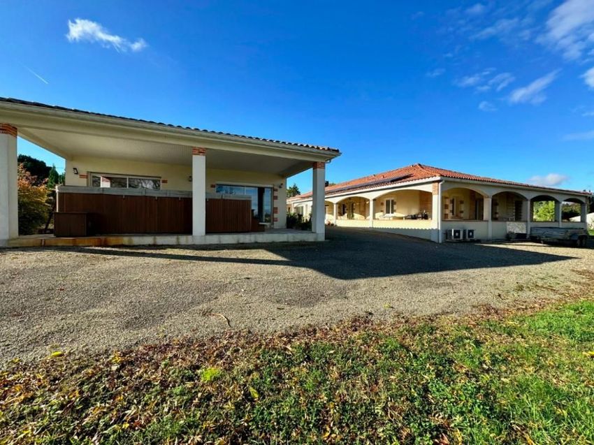 Image Façade à  propriété agricole de Montauban