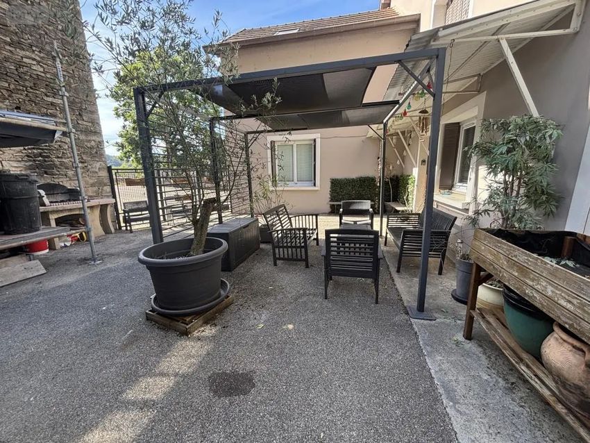 Image Terrasse à  maison individuelle de Sault-Brénaz