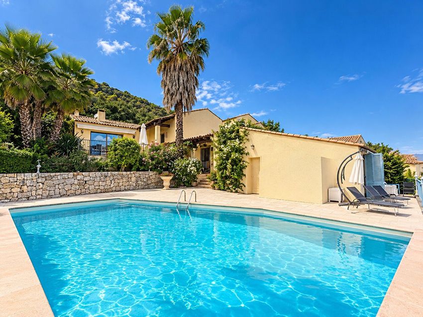Image Piscine à  maison individuelle de Gattières