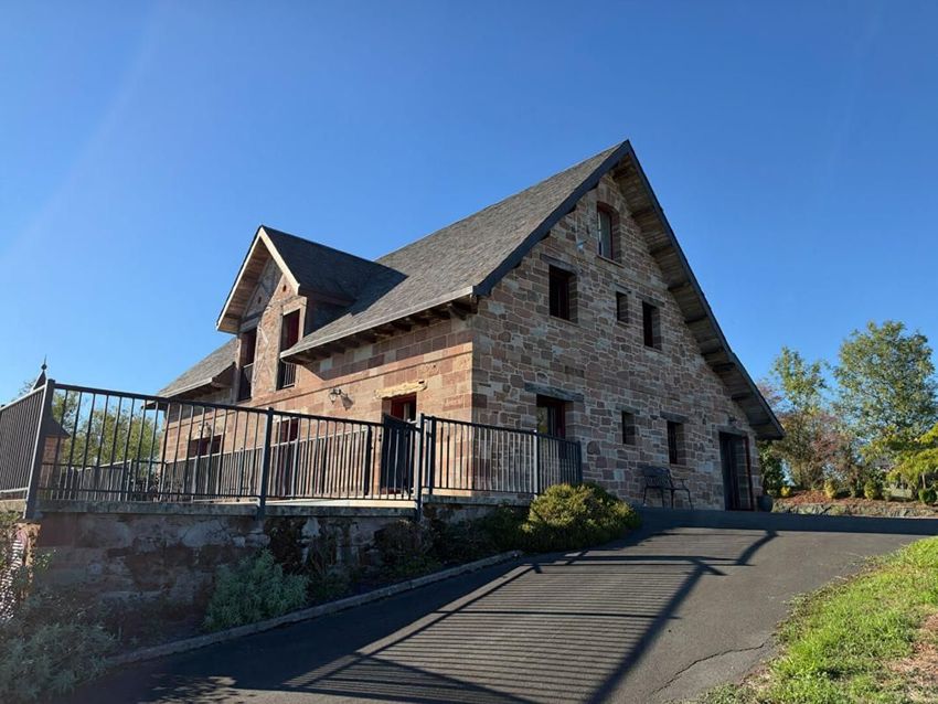 Image Façade à  propriété agricole de Juillac