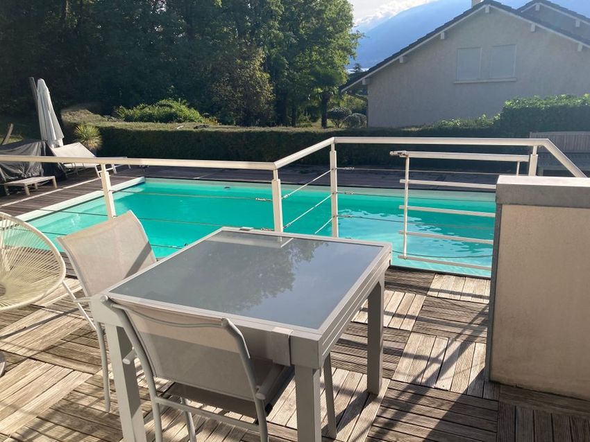 Image Piscine à appartement de Brison-Saint-Innocent