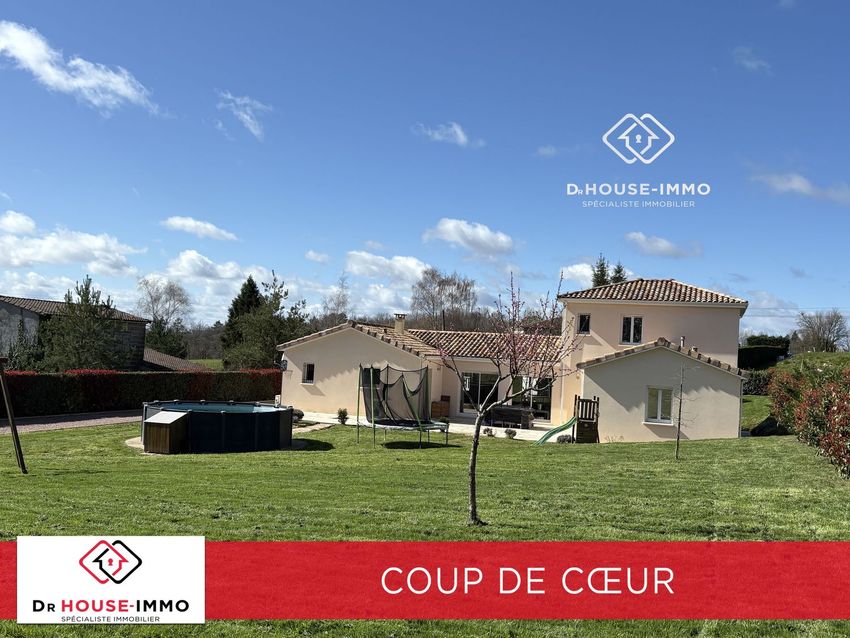 Image Façade à  villa de Champagnac-de-Belair
