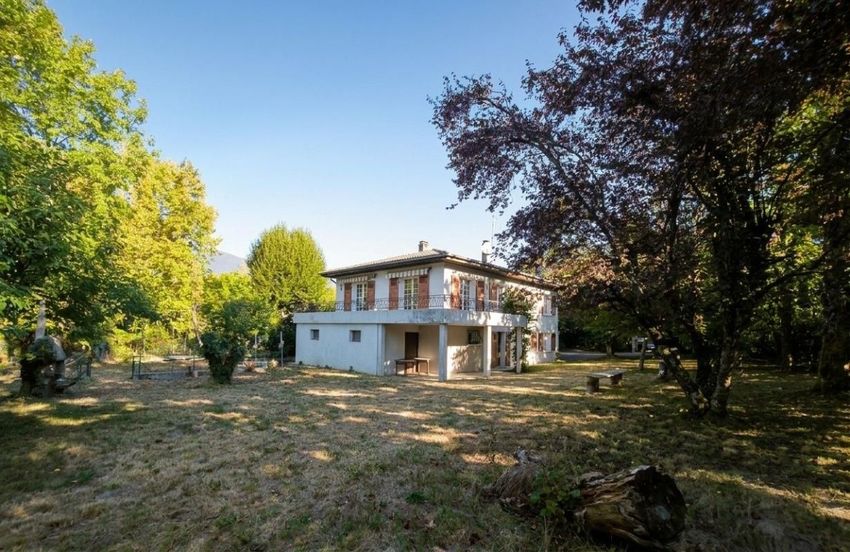 Image Façade à  maison individuelle de Saint-Genis-Pouilly