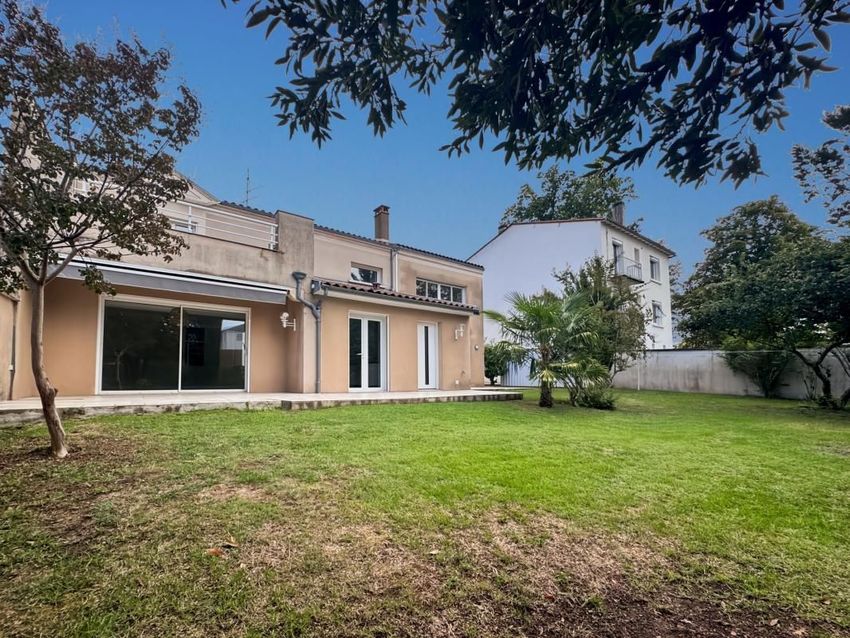 Image Façade à  maison mitoyenne de Périgueux