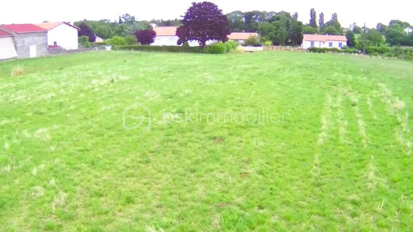 Image de terrain à Sainte-Ouenne
