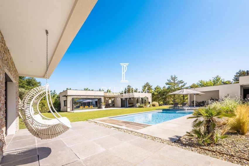 Image Piscine à  maison individuelle de Gréoux-les-Bains