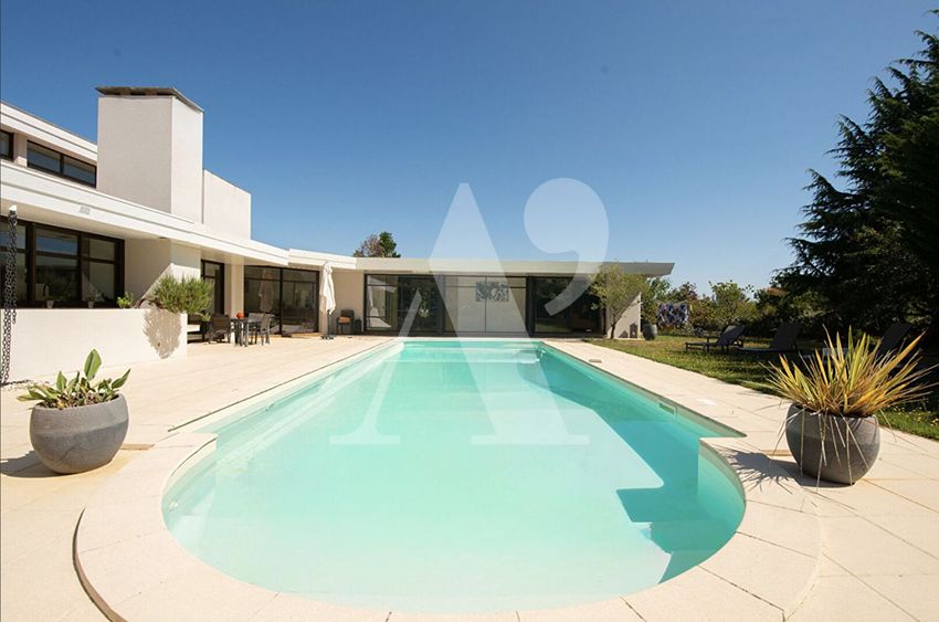 Image Piscine à  villa de Latresne