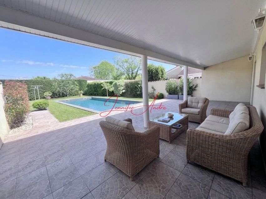 Image Terrasse à  maison jumelée de Le Bouscat