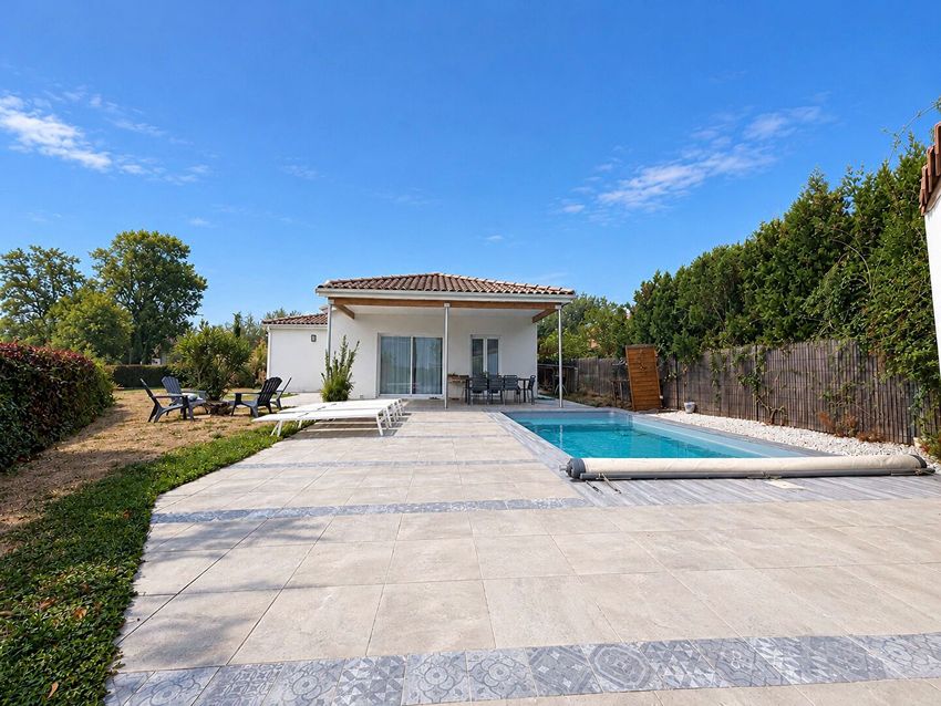 Image Piscine à  maison individuelle de Drémil-Lafage