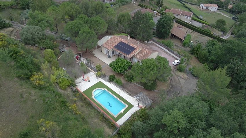 Image Piscine à  maison individuelle de Magrie