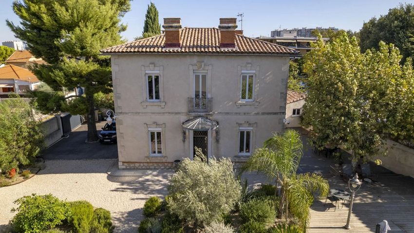 Image Façade à  maison de maître de Marseille 9e Arrondissement