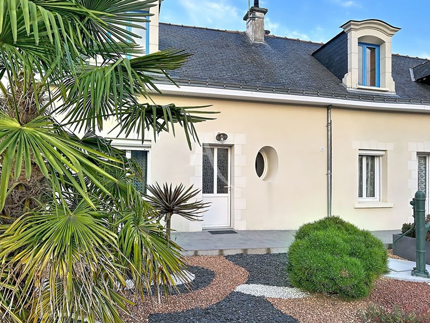 Image Façade à  maison mitoyenne de Longué-Jumelles
