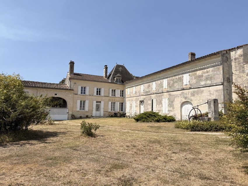 Image Façade à  maison individuelle de Pons