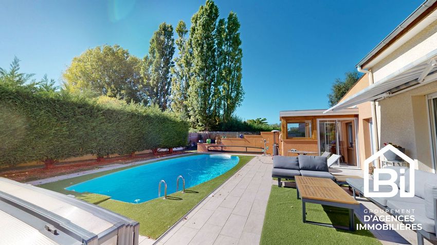 Image Piscine à  maison individuelle de Frénouville