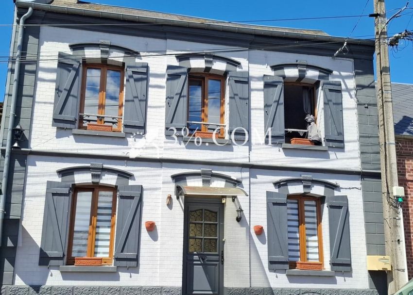Image Vue à  maison de village de Oisemont