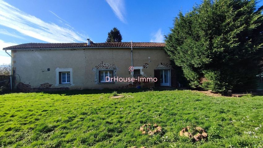 Image Façade à  villa de Availles-Limouzine