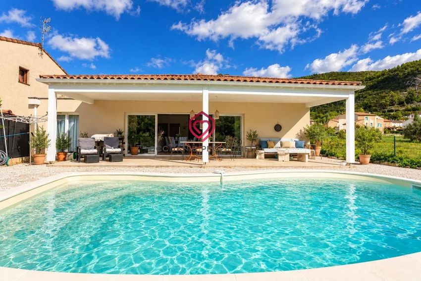 Image Piscine à  maison individuelle de Roquebrun