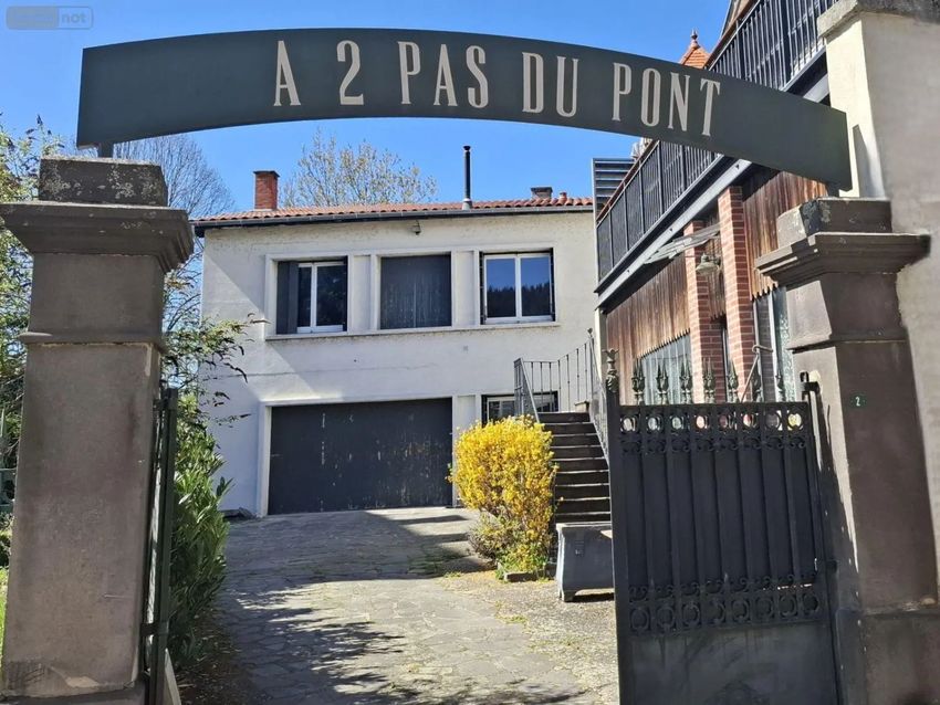 Image Façade à  maison individuelle de Sauxillanges