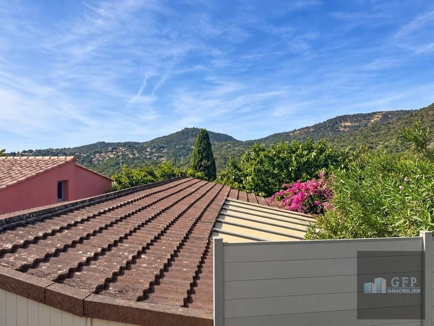 Image Façade à  maison individuelle de Bormes-les-Mimosas