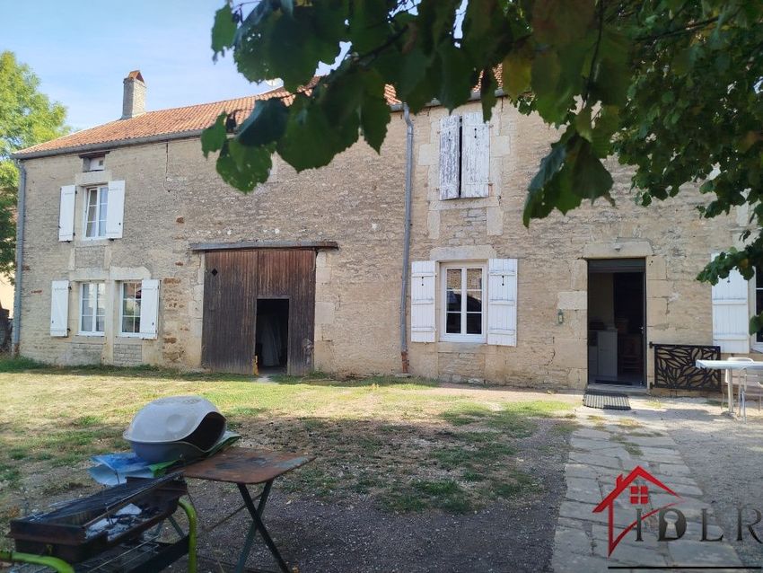 Image Façade à  maison de village de Longeau-Percey