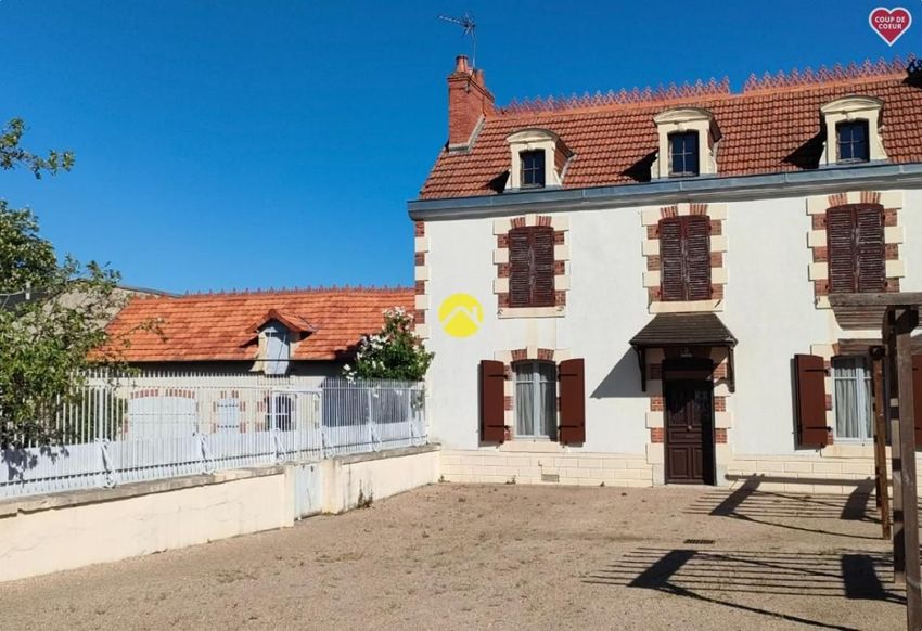 Image Façade à  propriété agricole de Sancoins