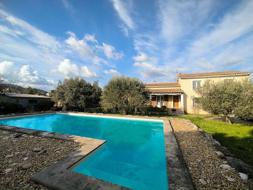 Image Piscine à  villa de Bagard
