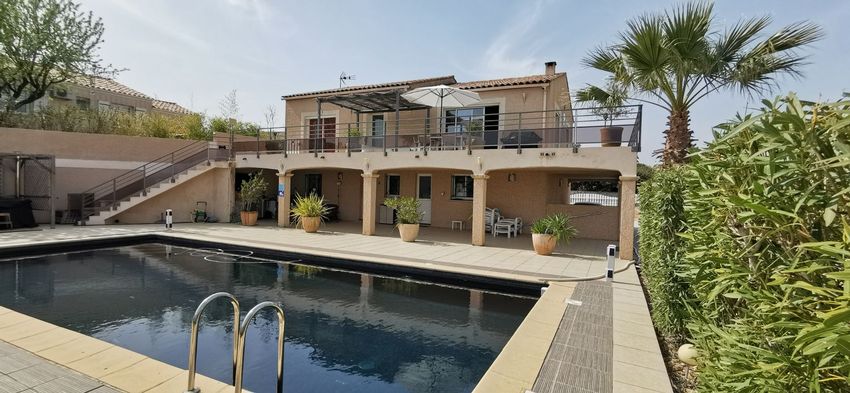 Image Piscine à  villa de Adissan