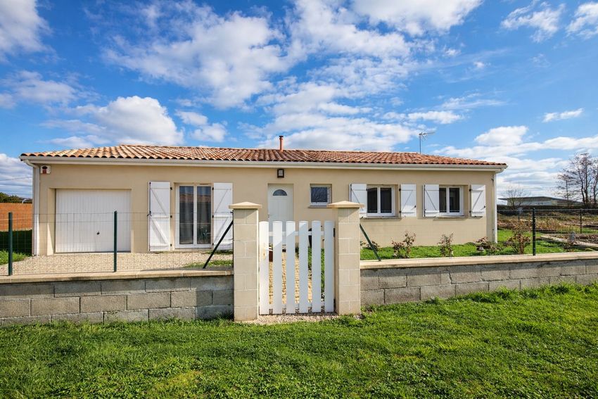 Image Façade à  maison individuelle de Lavit