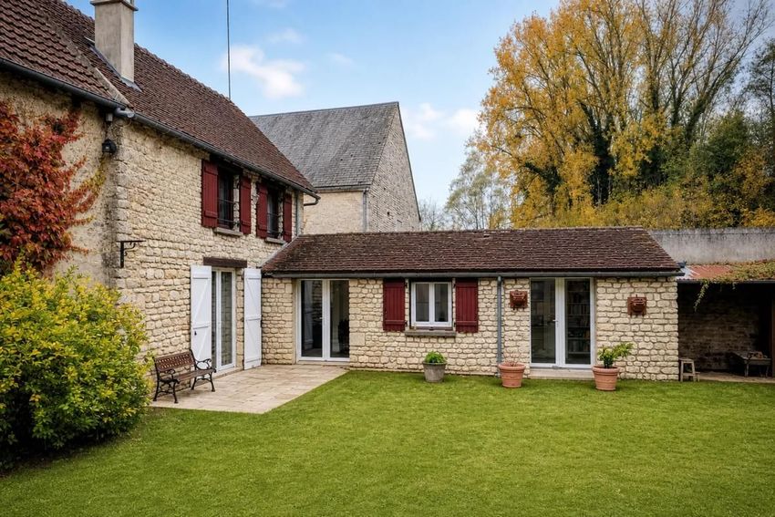 Image Façade à  propriété agricole de Yèvre-la-Ville