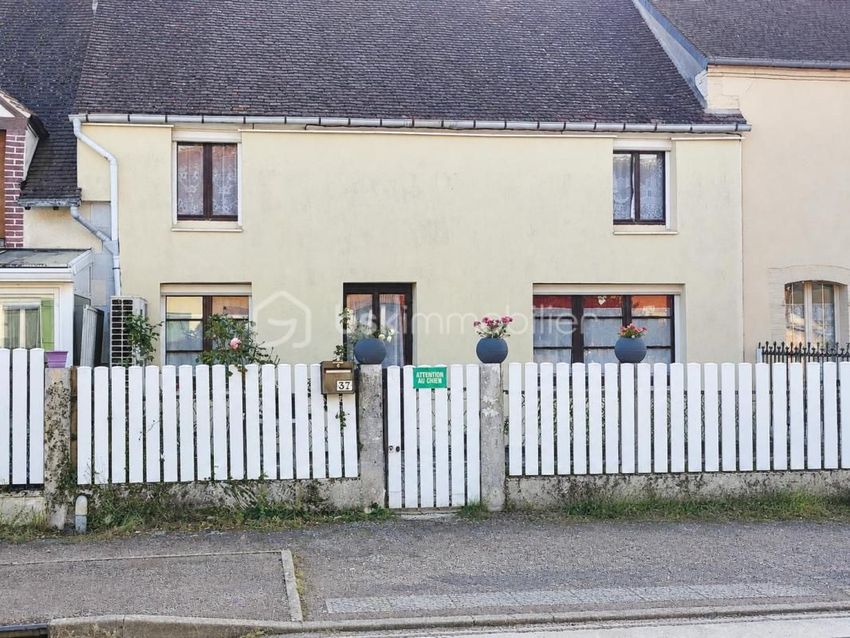Image Façade à  maison de village de Bléneau
